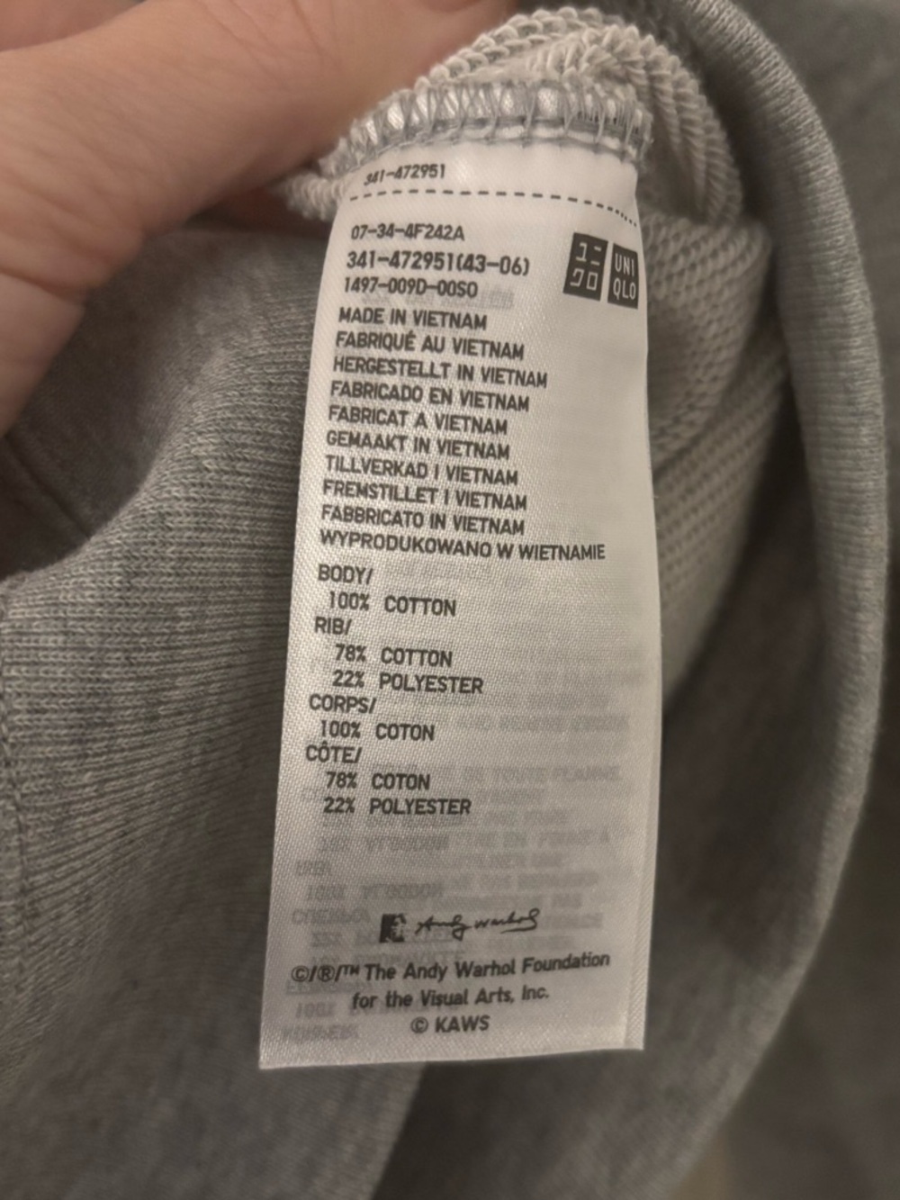 UNIQLO KAWS X WARHOL Graphic Banana Gray Sweatshirt with Blue & Yellow Graphic - Picture 6 of 9